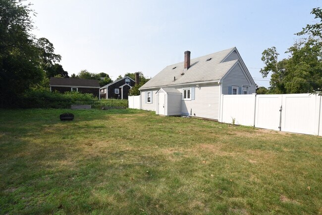 Building Photo - 18 Gould Rd