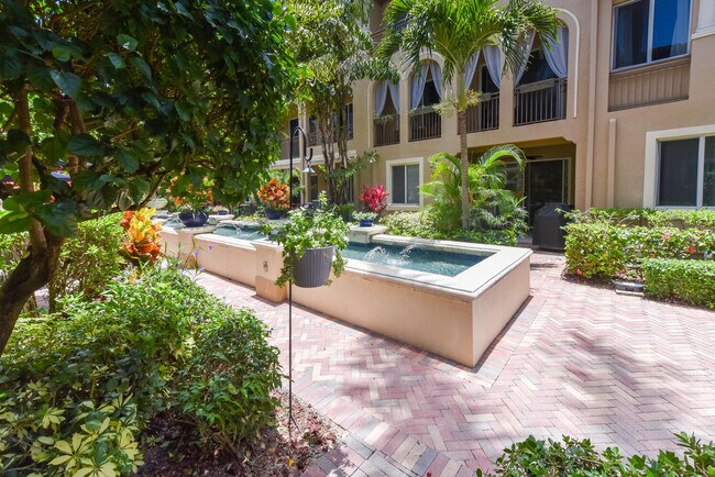 Building Photo - 3033 Waterside Cir