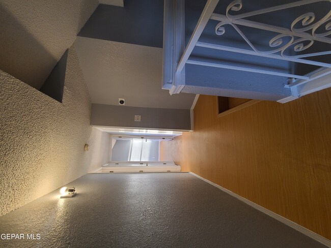 Building Photo - 10901 Joe Dimaggio Cir