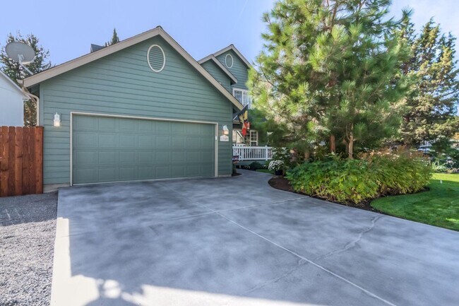Building Photo - Beautiful home in Tanglewood