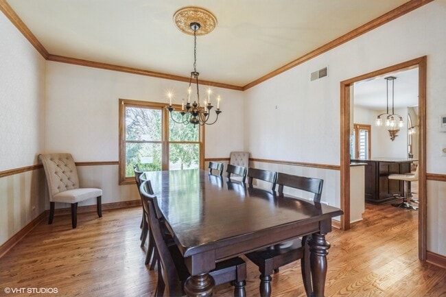 Building Photo - 7111 Saddle Oaks Dr