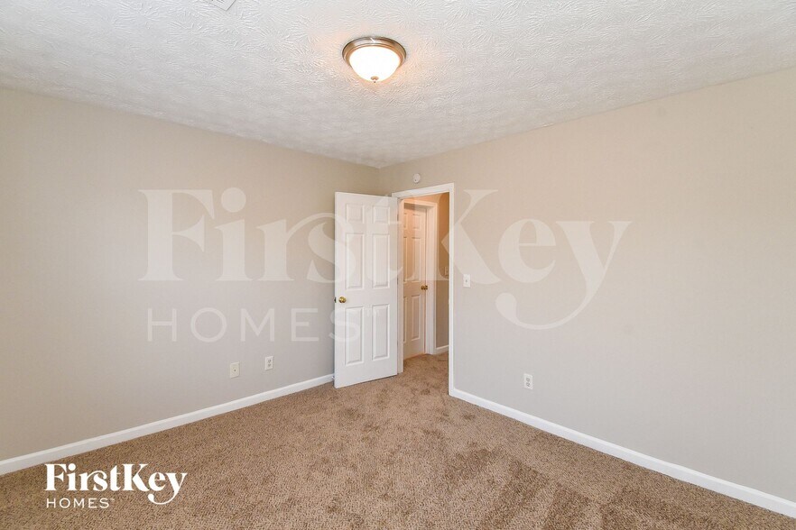 Building Photo - 74 Mattie Ln