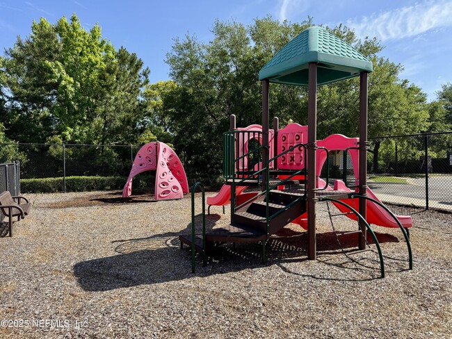 Building Photo - 8873 Grassy Bluff Dr