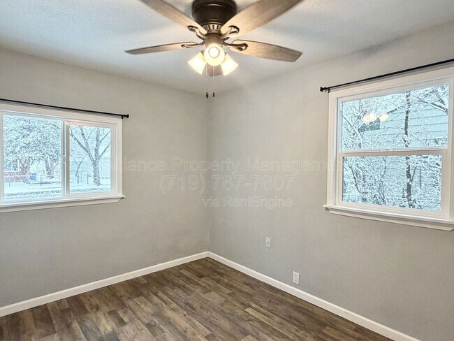 Building Photo - 1902 S Franklin Ave