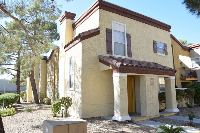 Primary Photo - $1,375p/m - UPGRADED NW - VILLA DEL SOL CO...