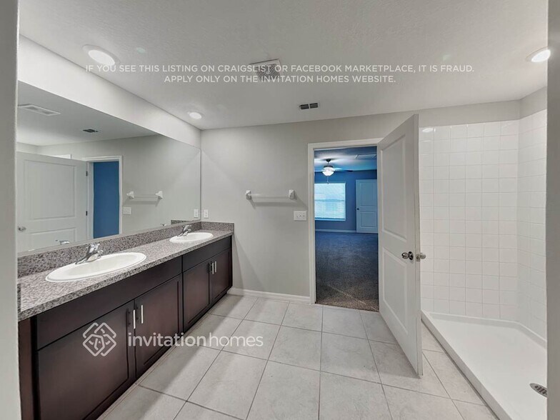 Building Photo - 1549 Blue Rose Dr