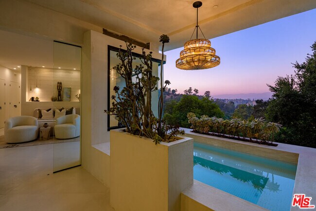 Building Photo - 8896 Lookout Mountain Ave