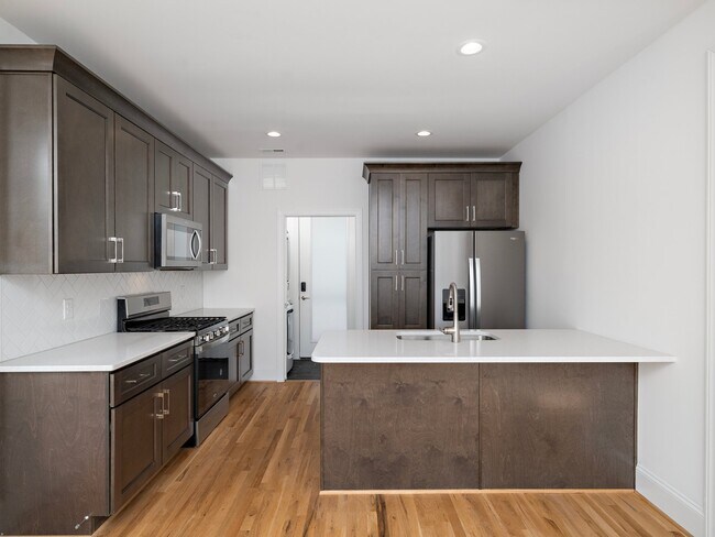 Building Photo - 3807 1/2 Marcom St