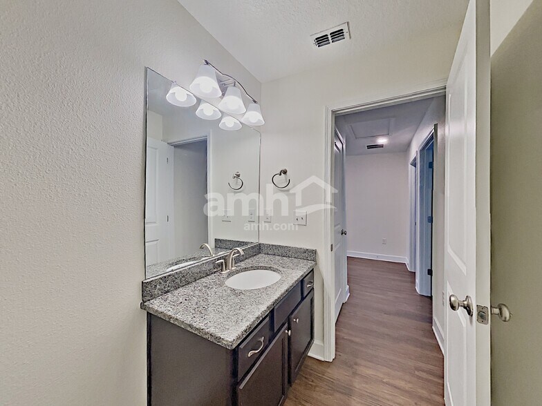 Building Photo - 4624 Birdsong Dr