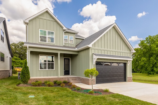 Building Photo - 592 River Watch Way