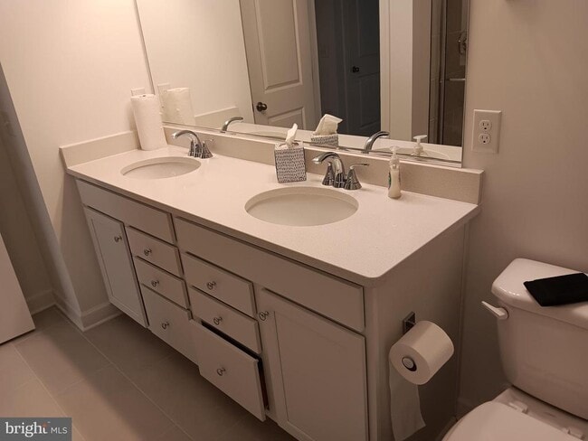 Building Photo - 4951 Longmire Wy