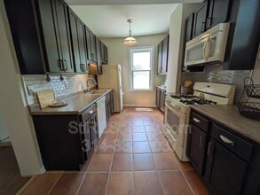 Building Photo - 1928 Arsenal St