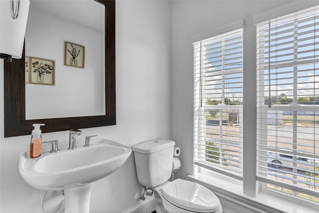 Building Photo - 4128 Willowbend Blvd