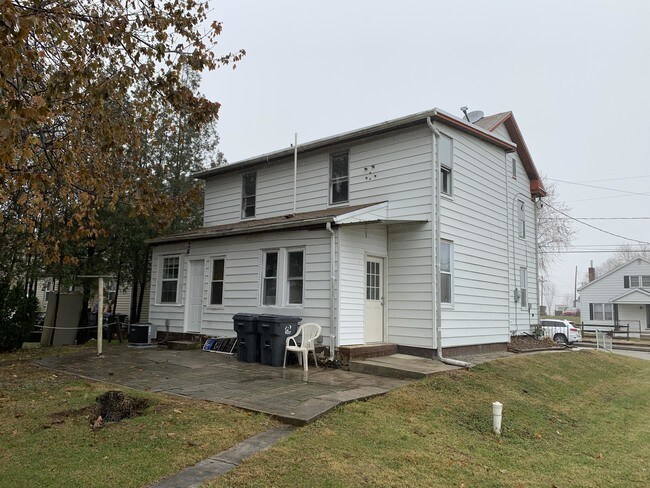 Building Photo - 612 Maple Ave