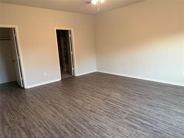 Building Photo - 615 Metallic Tree Ln