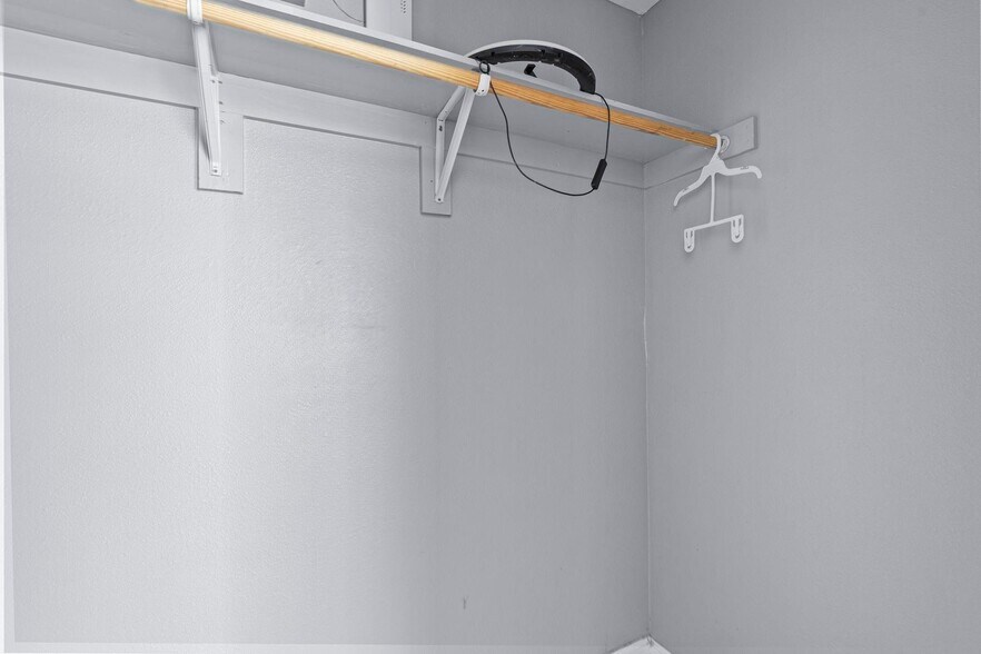 Building Photo - 12326 Kings Chase Dr