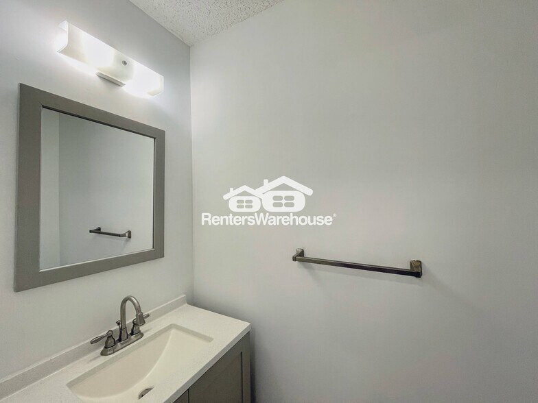 Building Photo - 1541 Sword Dancer Dr