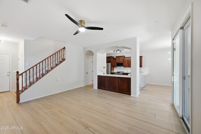Building Photo - 2250 E Wayland Dr