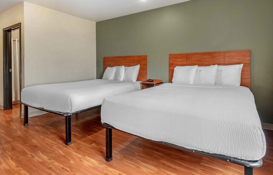Building Photo - Furnished Studio-Lake Worth