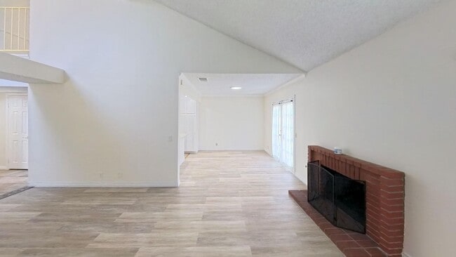 Building Photo - 1617 Toyon Pl