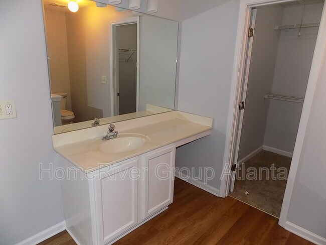 Building Photo - 460 Springbottom Ct SE