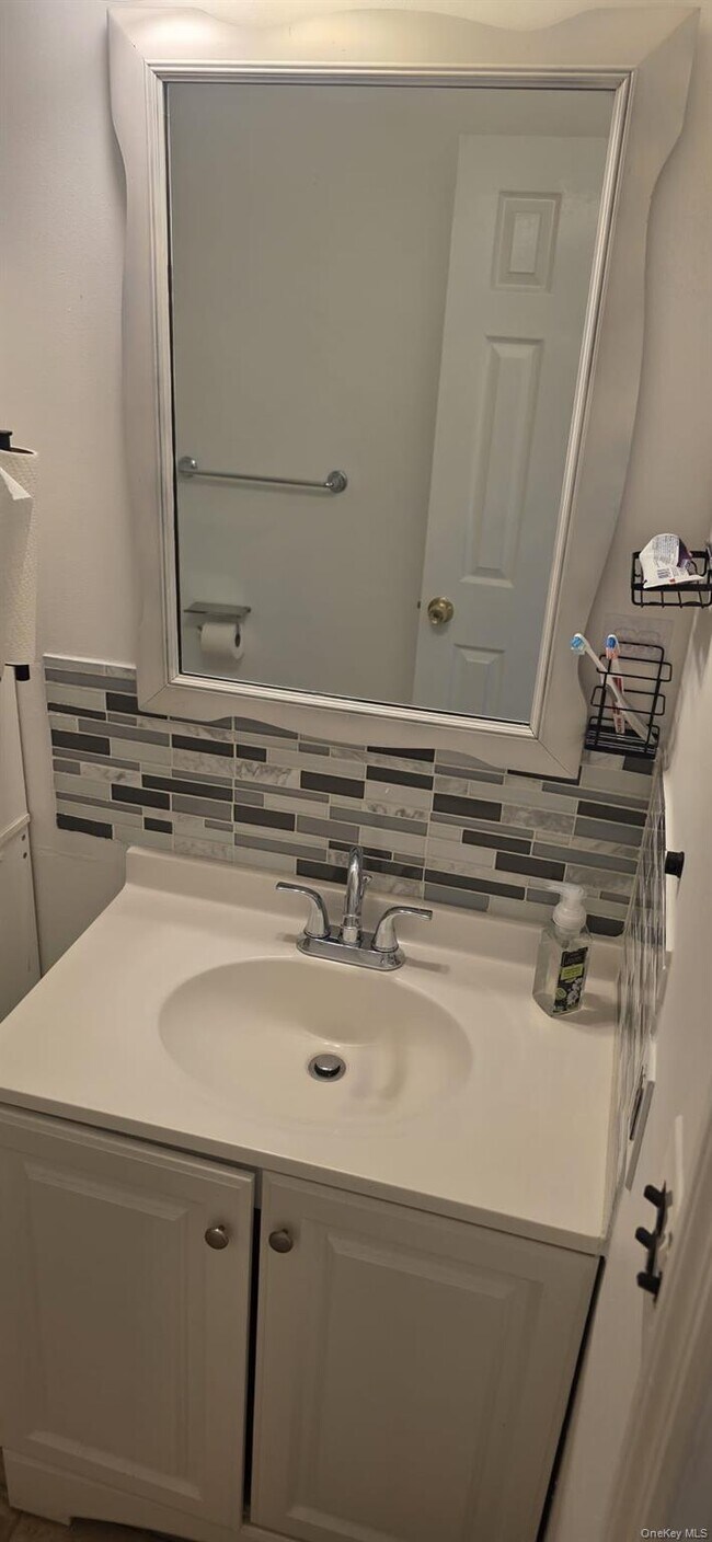 Building Photo - 29 Brittany Dr