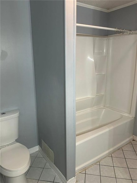 Building Photo - 483 Dogwood Dr