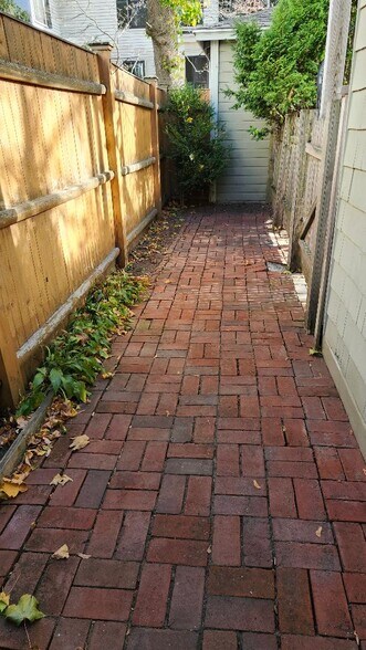 private pation space - 59 Prospect St