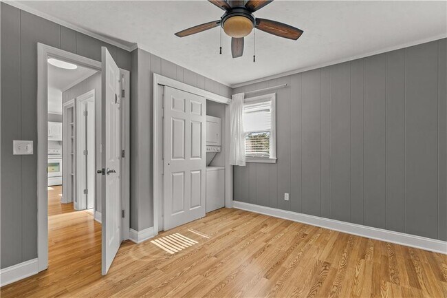 Building Photo - 23 Holten Ave