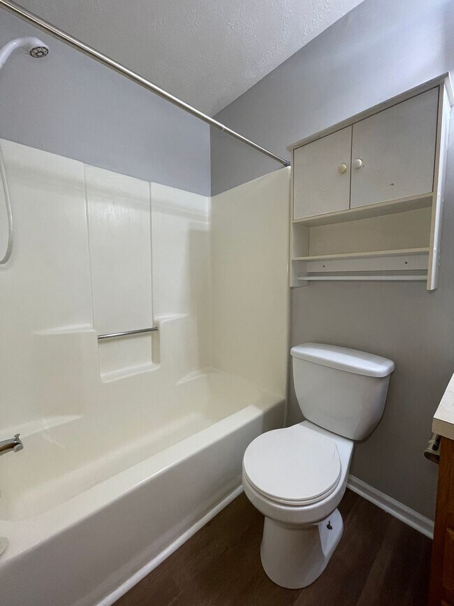 Building Photo - Three Bedroom Condo in Portage