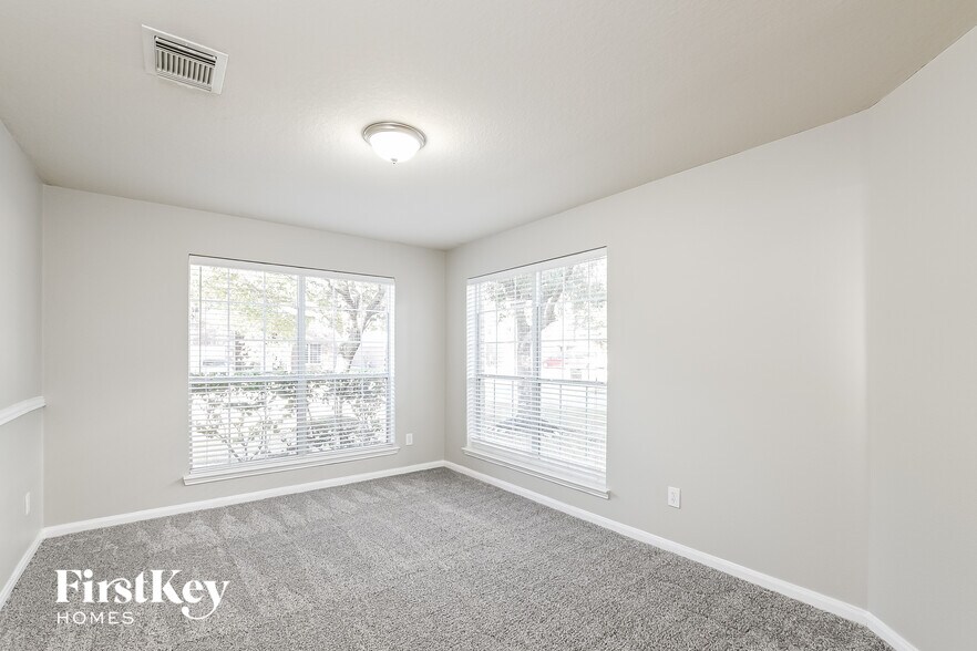 Building Photo - 17903 Melissa Springs Dr