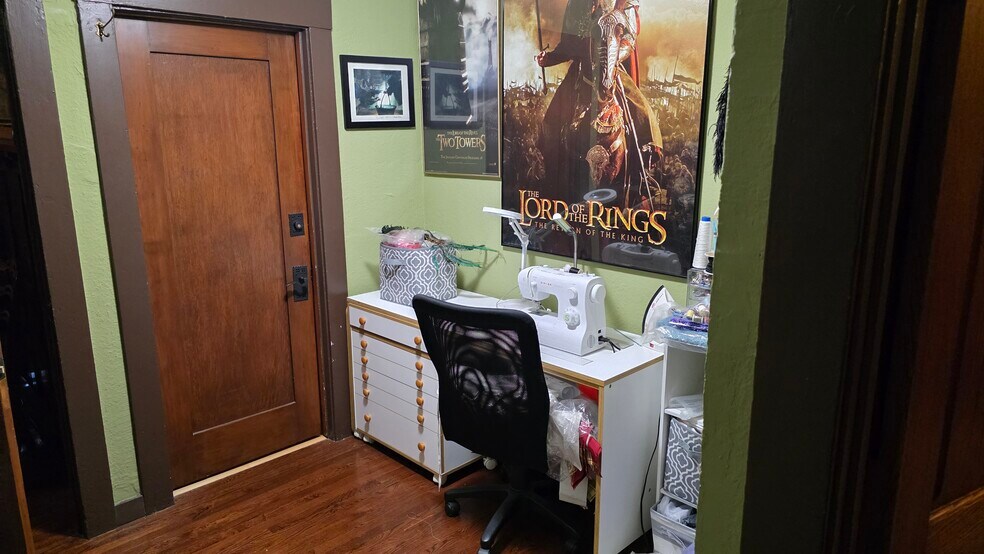 Sewing Nook / Hall - 1415 W 49th St