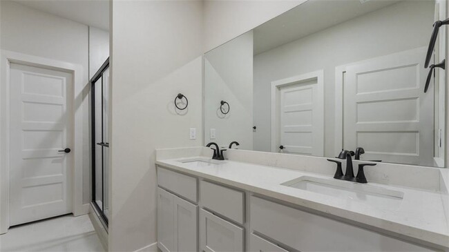 Building Photo - 1851 Lapis Ave