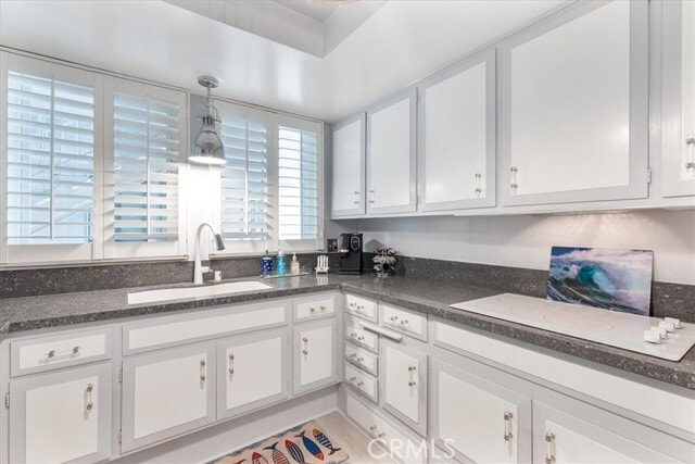 Building Photo - 328 Avenida Carmel