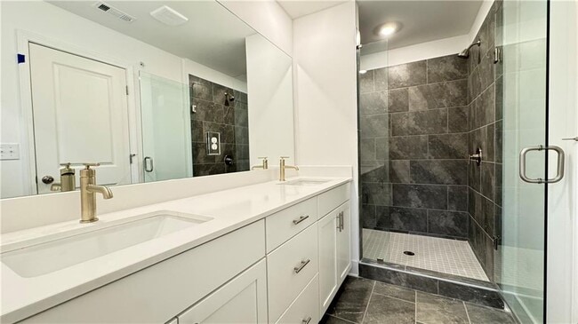 Building Photo - 813 Atkins Ln