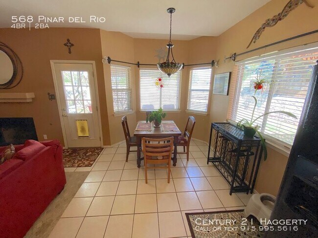 Building Photo - 568 Pinar Del Rio Dr