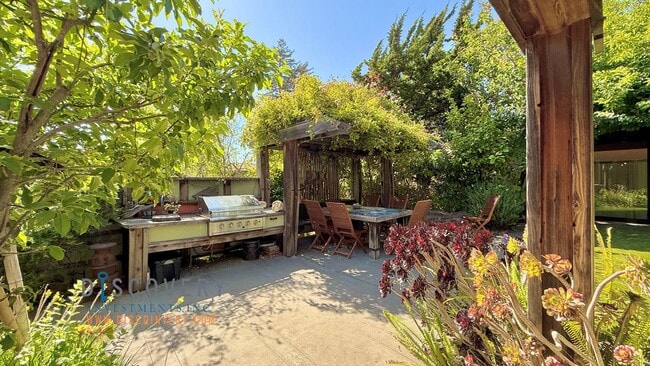 Building Photo - Charming Custom Retreat in Prime Berkeley ...
