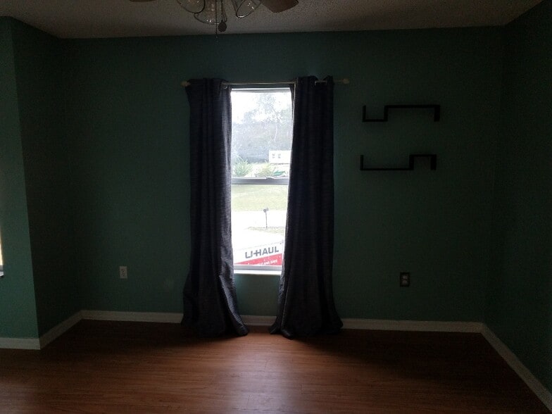 Loft - 6289 Freeport Dr