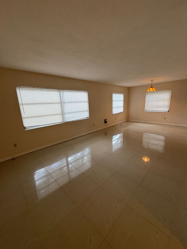 Building Photo - Charming 3 bed, 2 bath home, in Altamonte ...