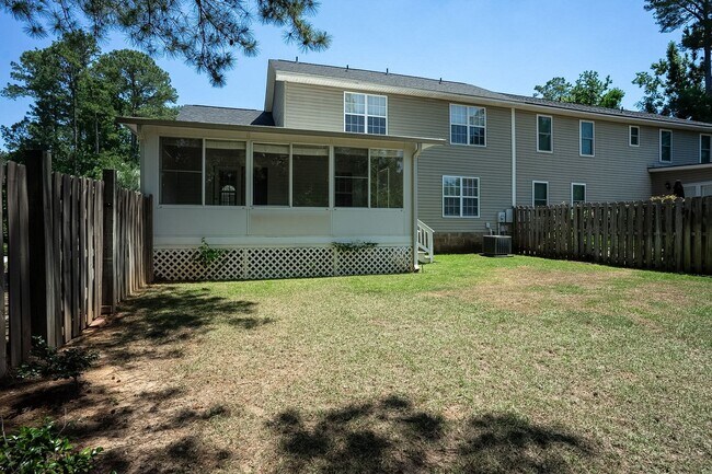 Building Photo - 537 Cedar Rock Dr