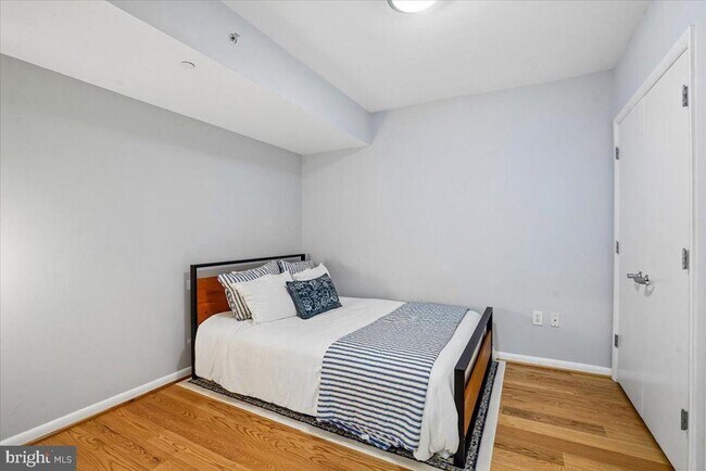 Building Photo - 350 G St SW