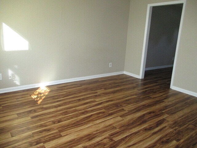 Building Photo - 420 Bethel St