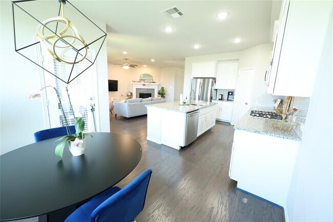 Building Photo - 2334 Falcon Brook Dr