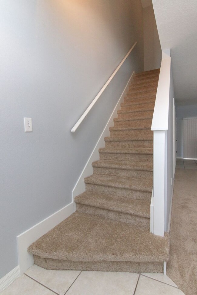 Building Photo - RENT BY MAY 15TH and RECEIVE 2 WEEKS OFF Y...