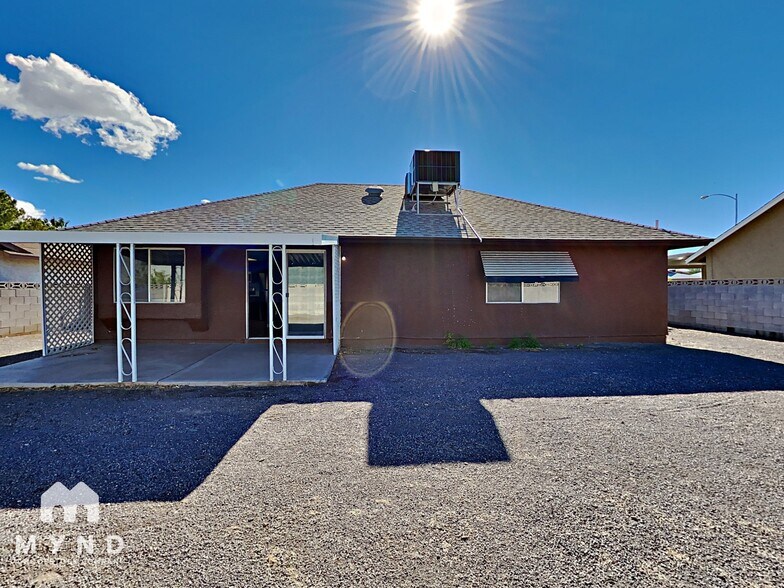 Building Photo - 549 Bastanchury Ave