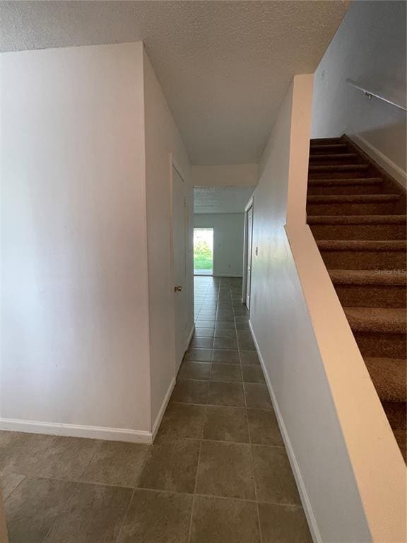 Building Photo - 221 S Cypress Way