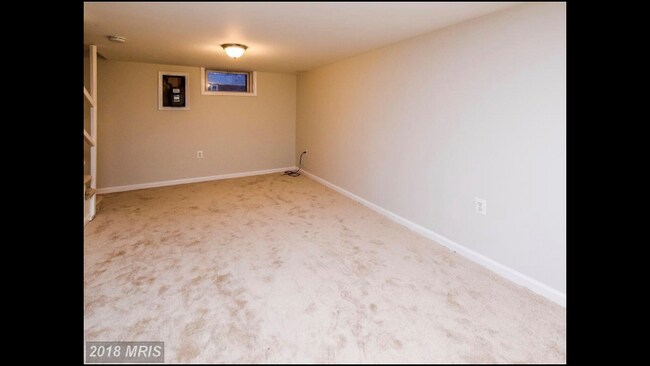 Building Photo - 2038 Grinnalds Ave