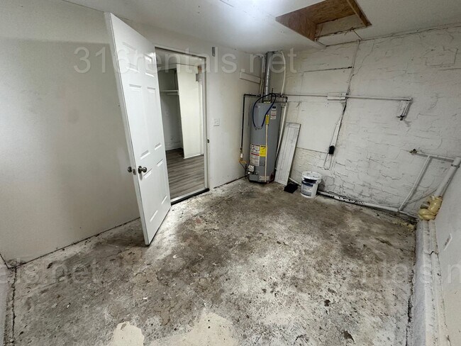 Building Photo - 1801 S Glenn Ave