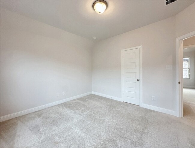 Building Photo - 2021 Meliana Dr