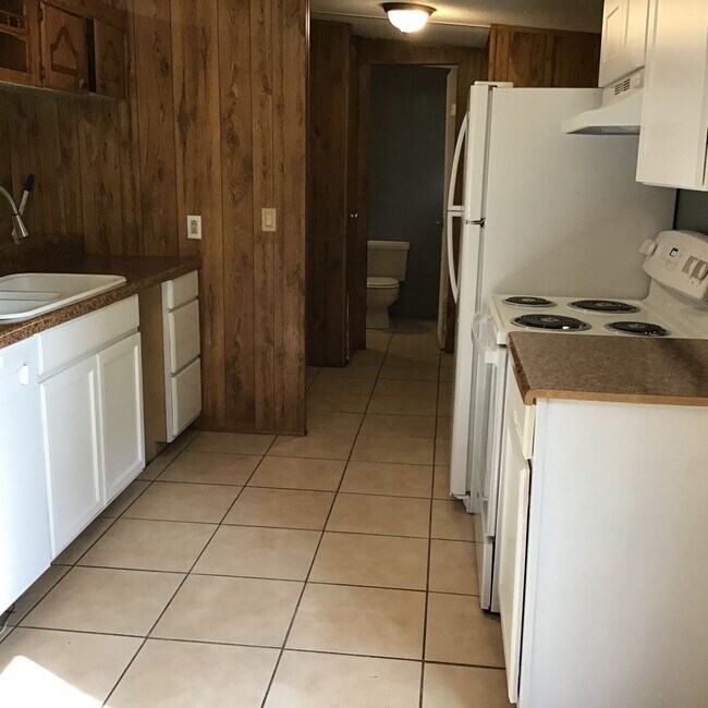 Building Photo - 108 Sandy Beach Ln